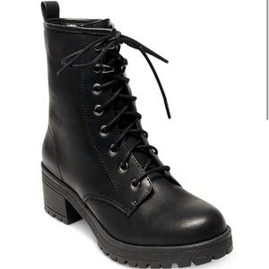 Steve Madden / Madden Girl Eloisee Combat Boots